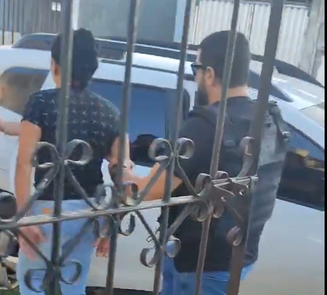 Capturada em Maceió: Mulher é presa por homicídio após desferir 20 facadas em cuidadora da mãe