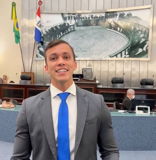 DEPUTADO DELEGADO LEONAM SE CONSOLIDA COMO O MAIS ATUANTE DE ALAGOAS E UM DOS PRINCIPAIS DO BRASIL, COM 43 PROJETOS APROVADOS EM 2024