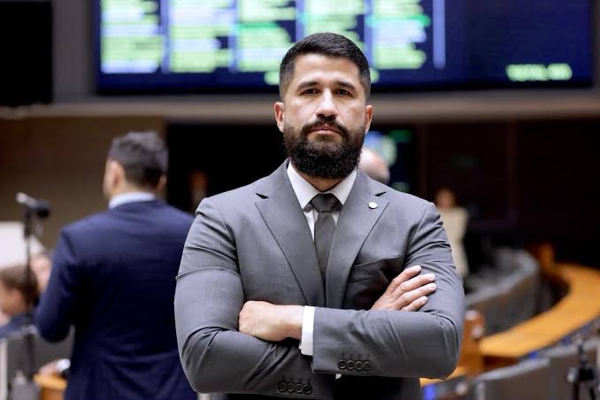 “INVASÃO NÃO PODE VIRAR REGRA”, DIZ FABIO COSTA SOBRE OCUPAÇÃO DO MST EM PRAÇA PÚBLICA DE MACEIÓ