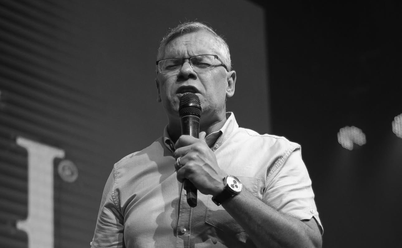 ONDA DE RENÚNCIAS ATINGE A MANAH CHURCH E FATOR JAIRO FERNANDES SE TORNA INEVITÁVEL