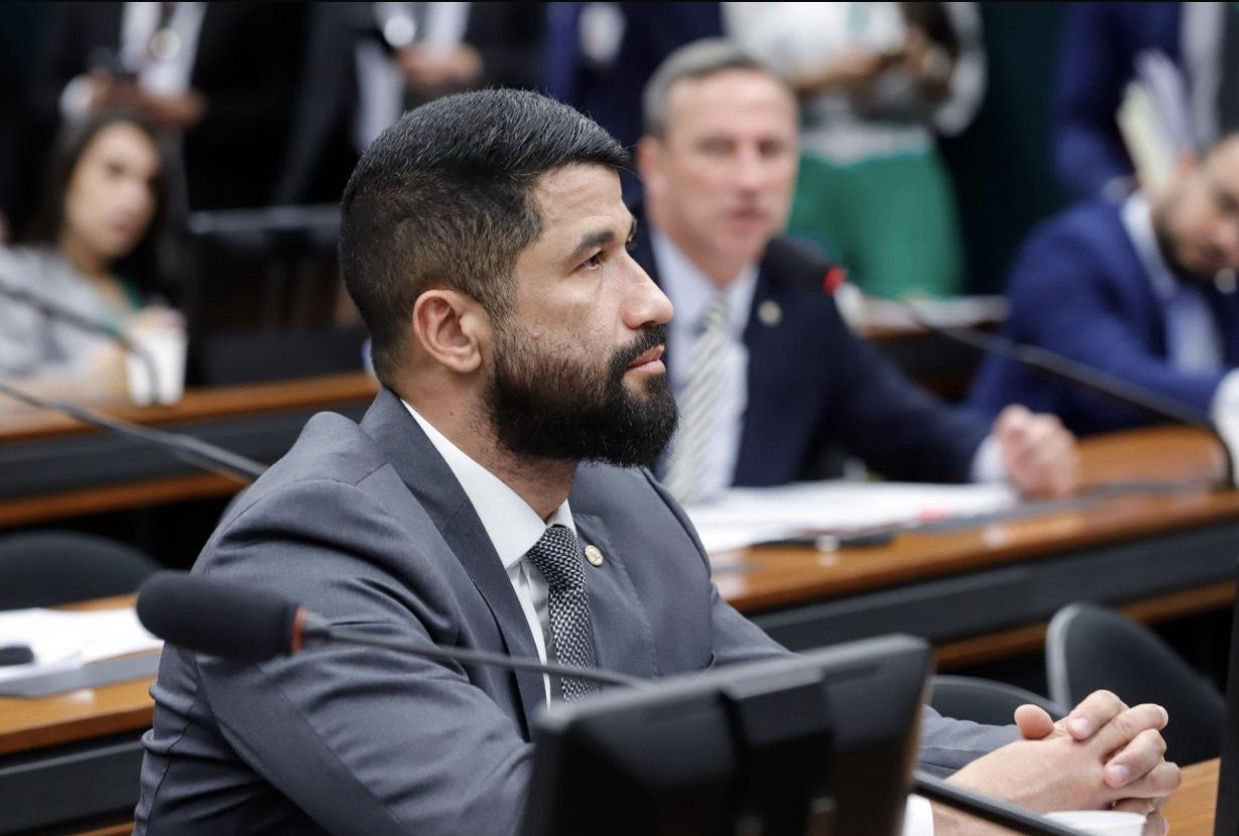 DEPUTADO FABIO COSTA PROPÕE EXAME GRATUITO DE AUDIÇÃO PARA CRIANÇAS DE CINCO ANOS NO SUS