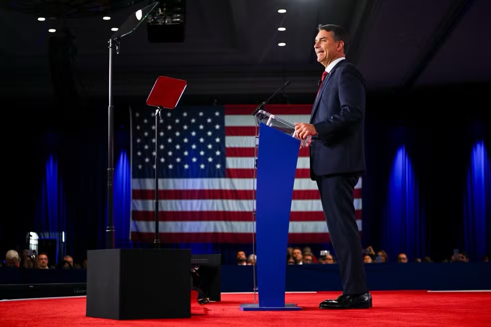 FLÁVIO ACUSA LULA DE PROTEGER CARTÉIS BRASILEIROS EM DISCURSO NOS EUA