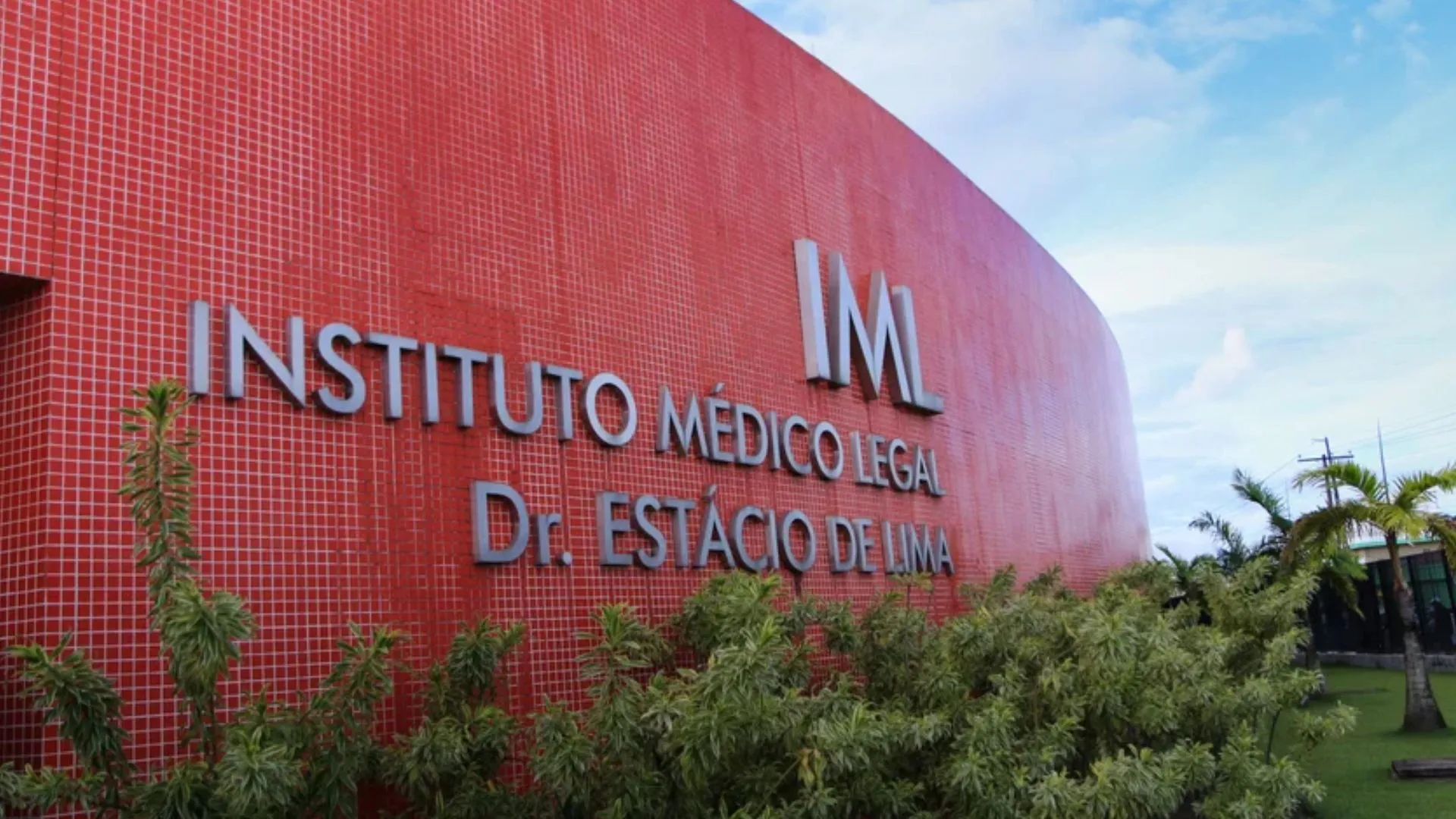 VÍDEO: LAUDO DO IML CONTRARIA DENÚNCIA E DESCARTA CONJUNÇÃO CARNAL EM CASO CONTRA FUNCIONÁRIA DE ESCOLA EM MACEIÓ