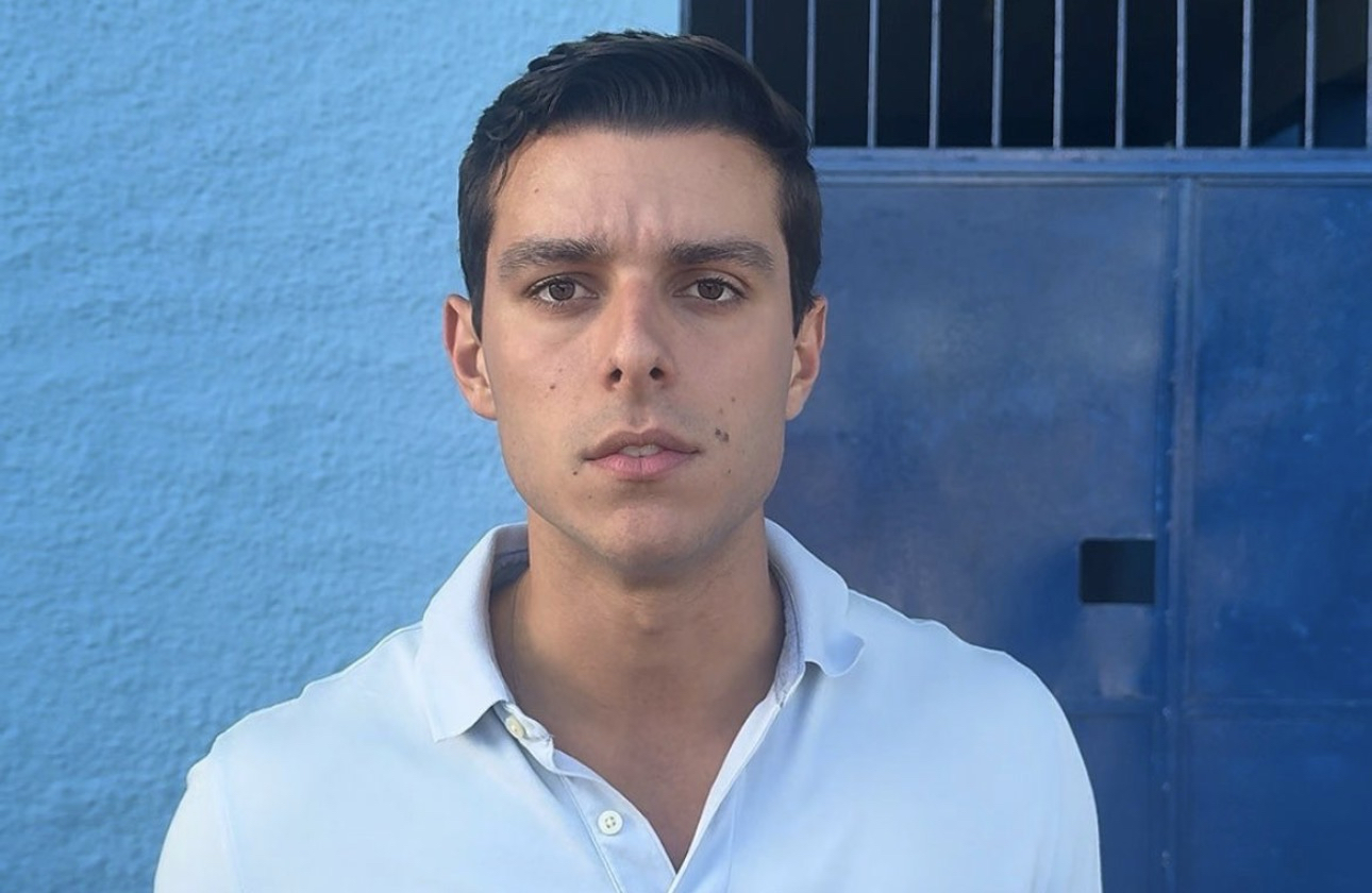 Caio Bebeto denuncia condições precárias e medo de perseguição em escola estadual