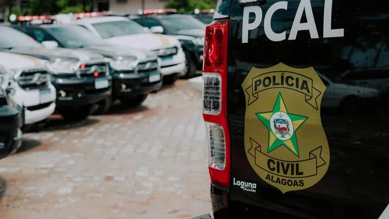 Alvo de operação quebra celular ao tentar destruir provas durante prisão em Maceió