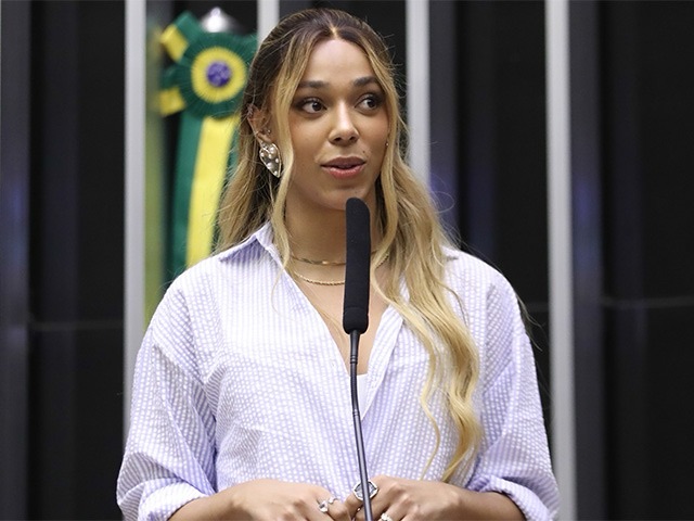 CÂMARA APROVA AMPLIAÇÃO DO SEGURO-DESEMPREGO PARA EMPREGADAS DOMÉSTICAS E ERIKA HILTON CELEBRA AVANÇO