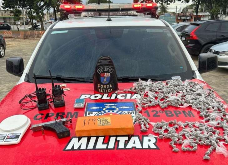 PM DEFLAGRA GRANDE OFENSIVA CONTRA O TRÁFICO E APREENDE ARMAS, DROGAS E MUNIÇÕES EM MACEIÓ