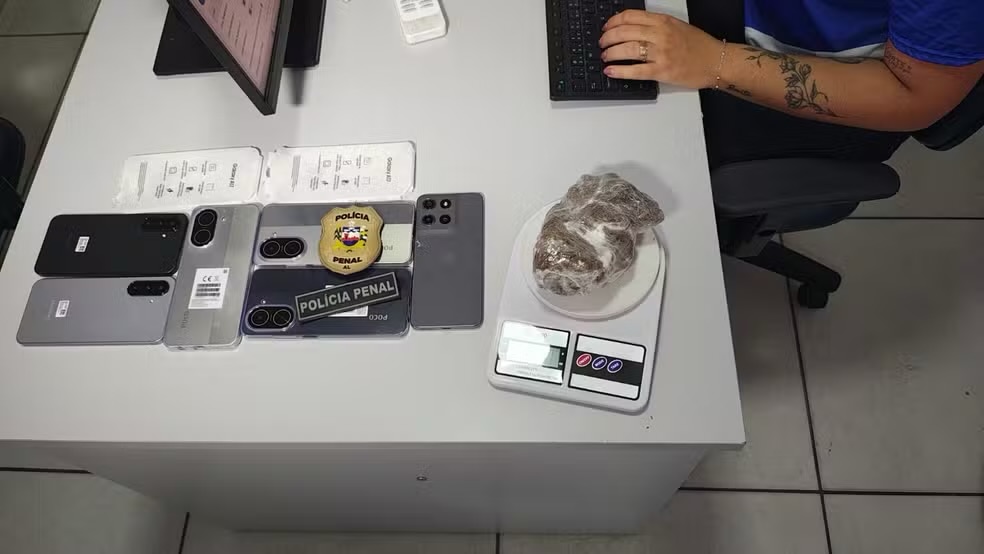 CADEIRANTE É PRESA AO TENTAR ENTRAR COM DROGAS E CELULARES EM PRESÍDIO DE SEGURANÇA MÁXIMA EM MACEIÓ