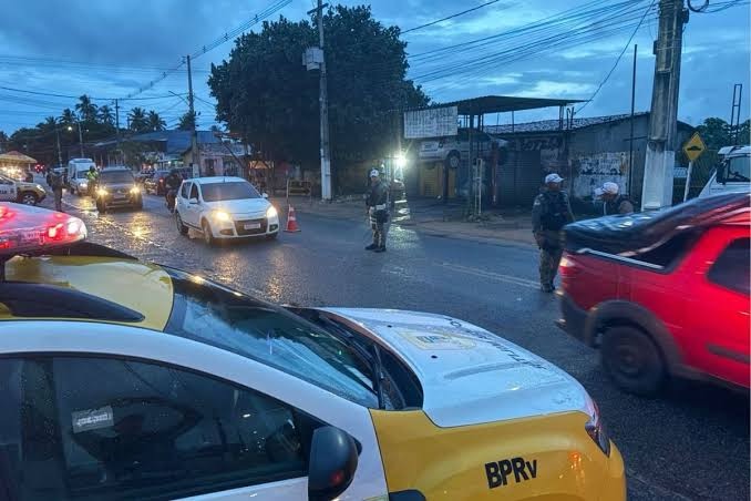 EMBRIAGUEZ AO VOLANTE TERMINA EM PRISÕES E ACIDENTE NA GRANDE MACEIÓ