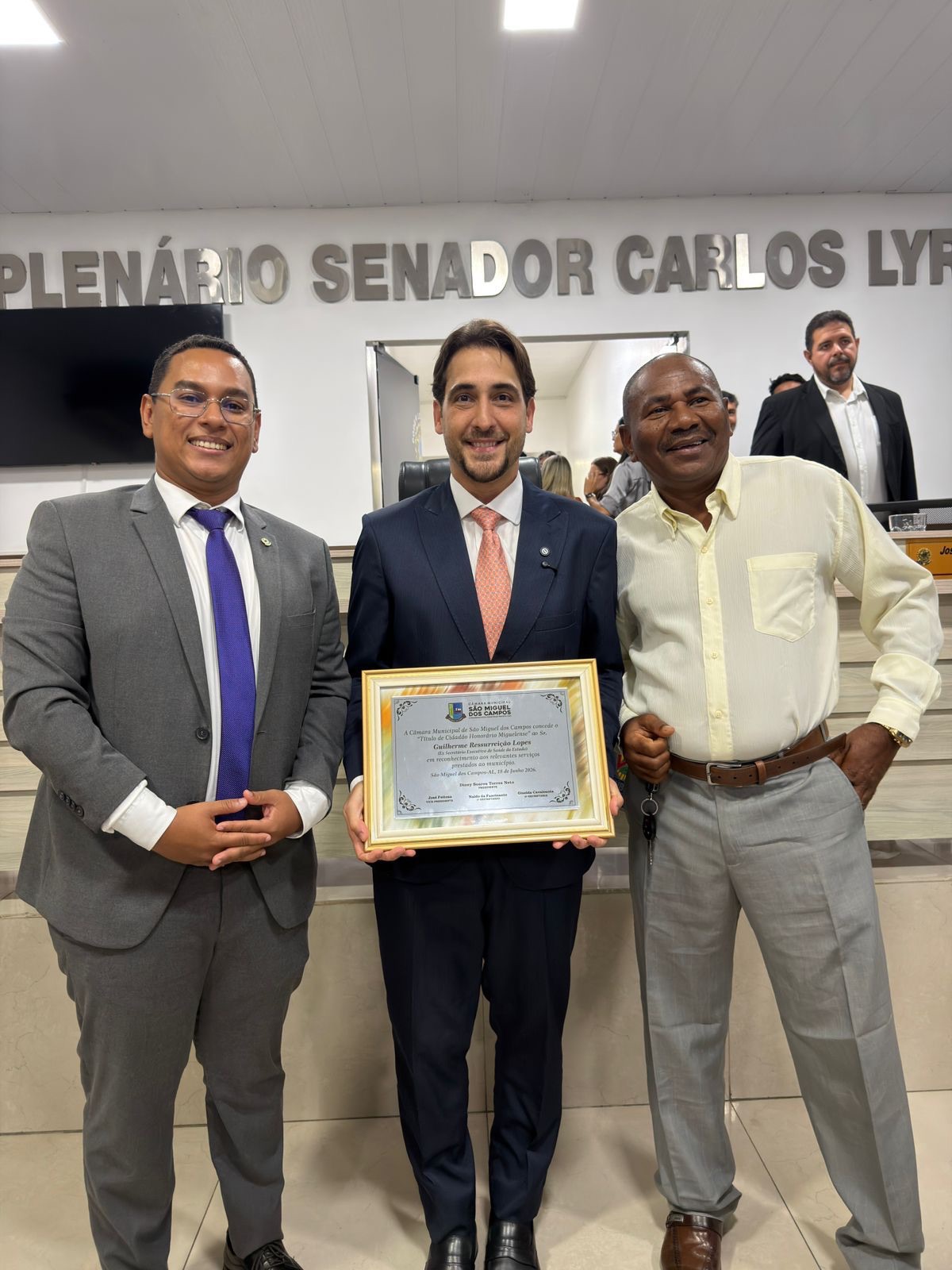 GUILHERME LOPES RECEBE TÍTULO DE CIDADÃO HONORÁRIO E SE TORNA FILHO DE SÃO MIGUEL DOS CAMPOS