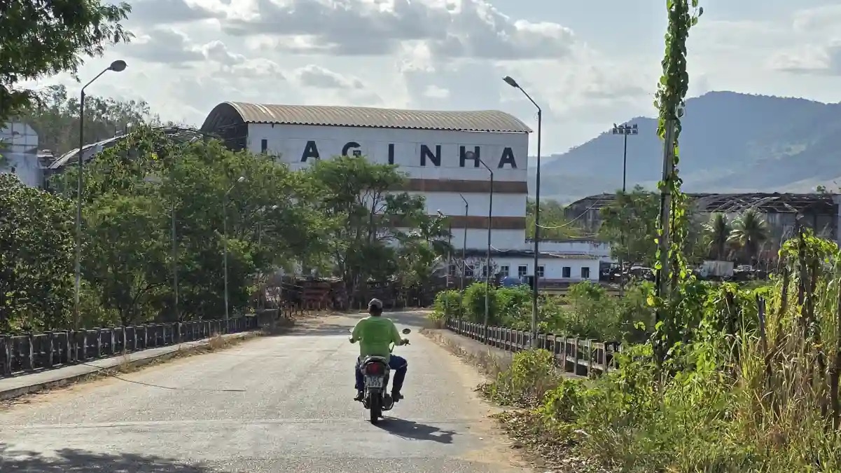 JUSTIÇA RETOMA ÁREA DA ANTIGA LAGINHA APÓS 11 ANOS E DETERMINA DESOCUPAÇÃO DE DEZENAS DE IMÓVEIS EM RIO LARGO