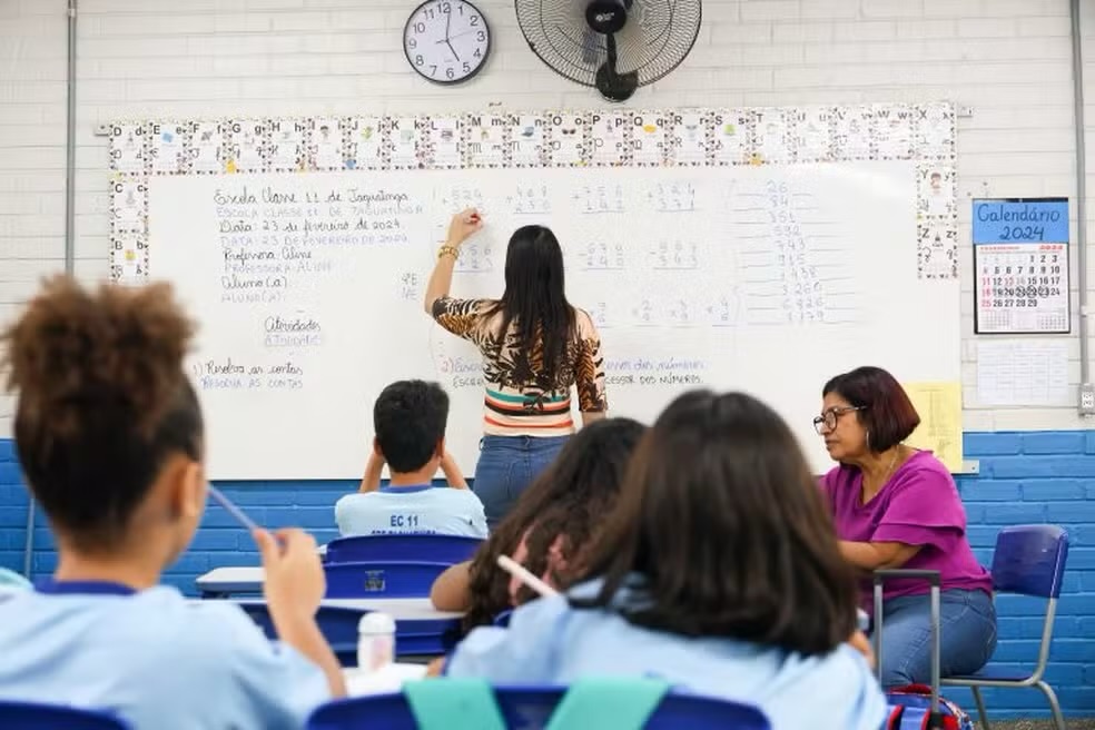 CONCURSO DA EDUCAÇÃO OFERECE MAIS DE 120 OPORTUNIDADES NA ZONA DA MATA E SALÁRIO DE R$ 4,3 MIL