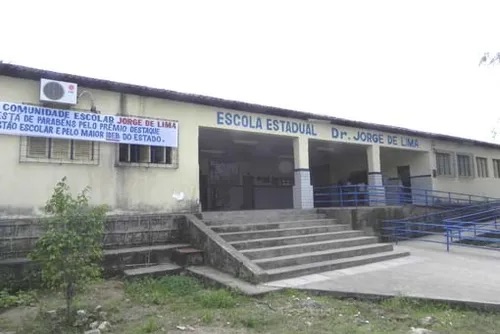 ALUNO DÁ TAPA NO ROSTO DE PROFESSORA DURANTE PROVA EM ESCOLA ESTADUAL DE UNIÃO DOS PALMARES