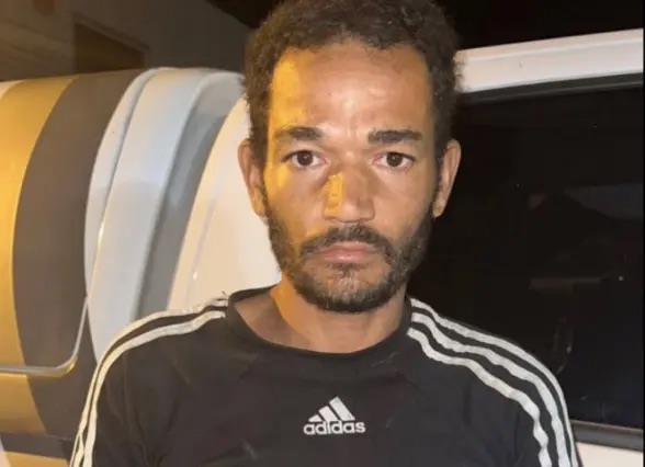 BRUTALIDADE EM SANTANA DO IPANEMA: HOMEM É ASSASSINADO A FACADAS, PEDRADAS E PAULADAS NO CENTRO DA CIDADE