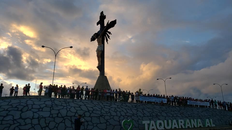 HOMEM É MORTO A PAULADAS ENQUANTO BEBIA COM GRUPO EM TAQUARANA