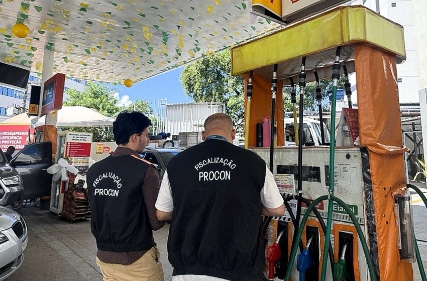 PROCON APERTA O CERCO E AUTUA POSTO DE COMBUSTÍVEIS APÓS ALTA NO PREÇO DA GASOLINA