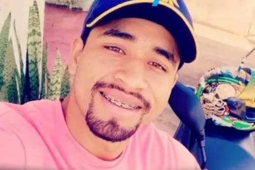 JOVEM MORRE APÓS COLIDIR MOTOCICLETA CONTRA CAVALO SOLTO NA AL-210