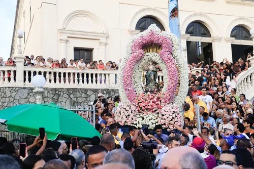 FÉ E DEVOÇÃO TOMAM AS RUAS DE MACEIÓ EM PROCISSÃO DE NOSSA SENHORA DOS PRAZERES