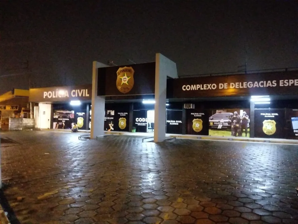 Homem se entrega à polícia depois de agredir a companheira na capital
