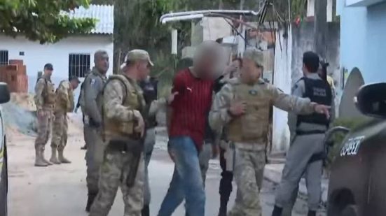 PAI É PRESO APÓS MANTER BEBÊ DE DOIS MESES EM CÁRCERE PRIVADO EM MACEIÓ