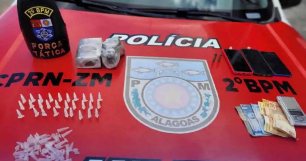 PM APREENDE MAIS DE 1 KG DE DROGAS, MUNIÇÕES E MATERIAL LIGADO AO TRÁFICO EM SÃO JOSÉ DA LAJE