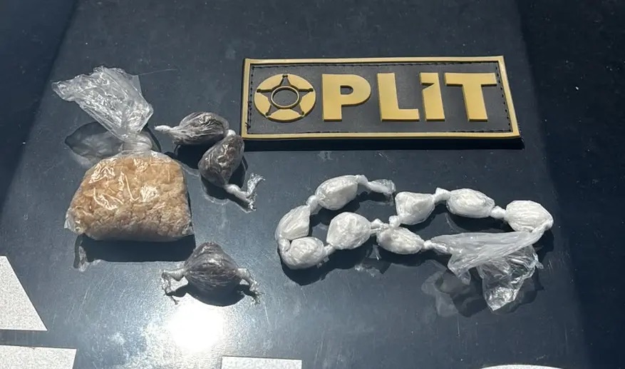 OPLIT PRENDE HOMEM COM DROGAS FRACIONADAS DURANTE PATRULHAMENTO NA ORLA DE PAJUÇARA