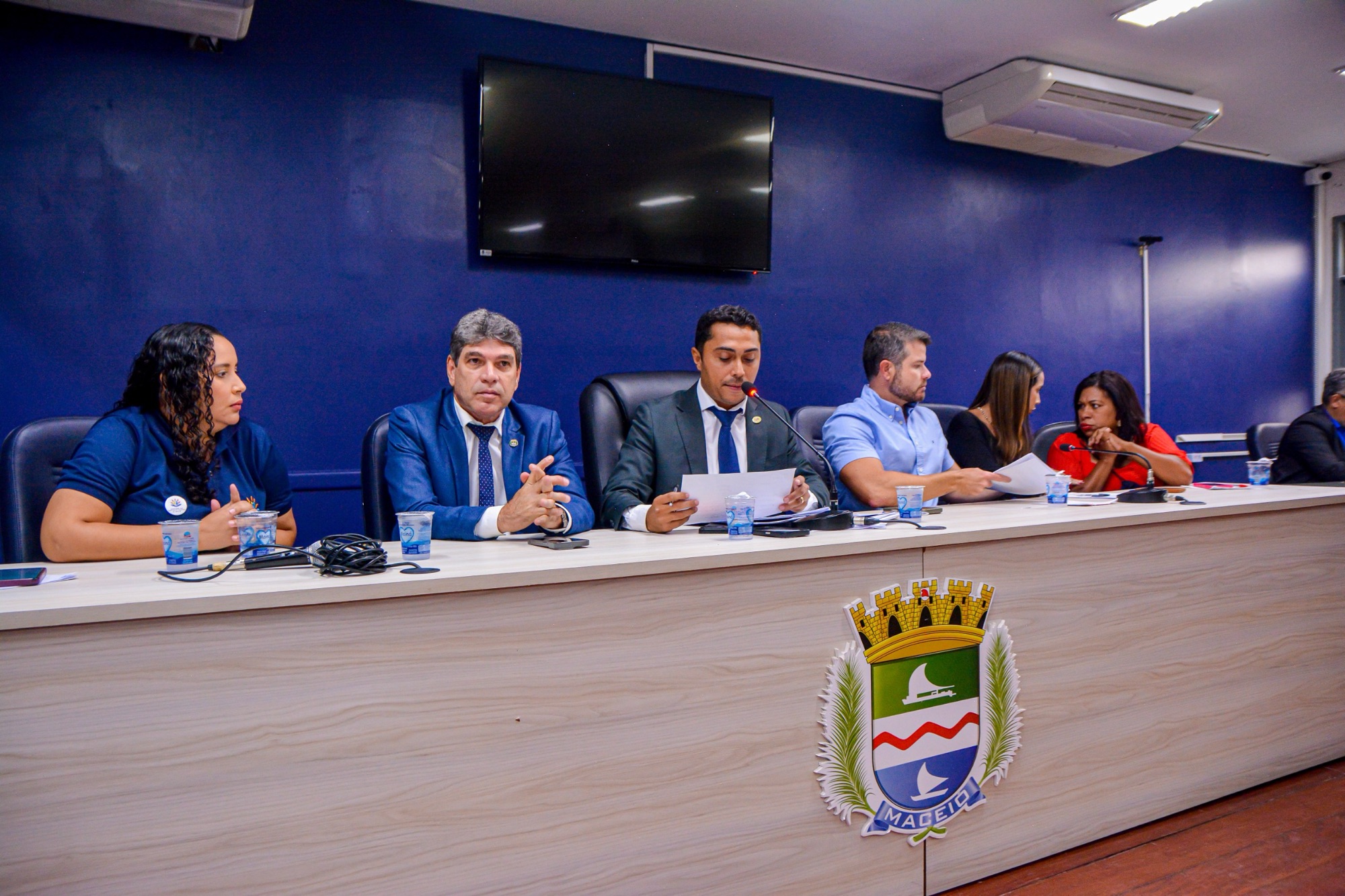 Câmara reúne demandas de ambulantes para reordenamento da orla marítima de Maceió
