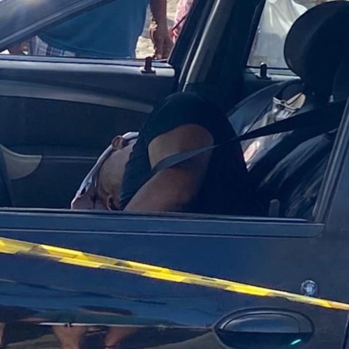 HOMEM É EXECUTADO A TIROS DENTRO DO PRÓPRIO VEÍCULO EM FRENTE A SUPERMERCADO NO JACINTINHO
