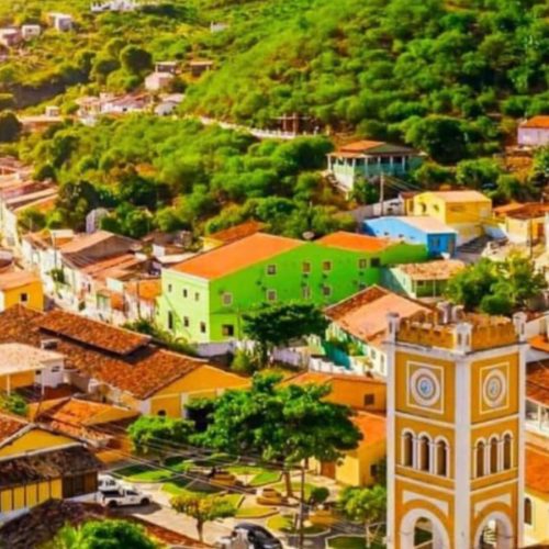 PIRANHAS ENTRE O PRIVILÉGIO E A EXCLUSÃO: QUEM DECIDE O FUTURO DO SÍTIO HISTÓRICO?