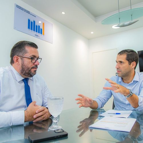 O VEREADOR LEONARDO DIAS SE REÚNE COM O SECRETÁRIO DE EDUCAÇÃO E BUSCA REVOLUCIONAR A EDUCAÇÃO EM MACEIÓ COM INCENTIVOS A PROFESSORES