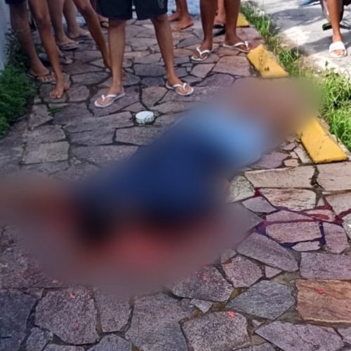 VÍDEO: Homem é Executado com Vários Disparos na Cabeça em Jatiúca.