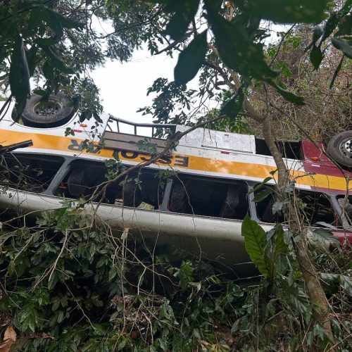 UM MINUTO ANTES DA TRAGÉDIA: SOBREVIVENTE RELATA MOMENTOS ANTES DE ÔNIBUS CAIR NA SERRA DA BARRIGA