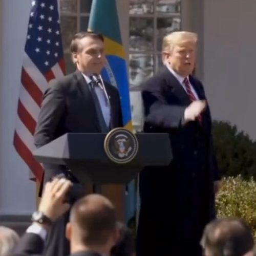 EMOCIONANTE: Bolsonaro aparece em vídeo de campanha de Trump.