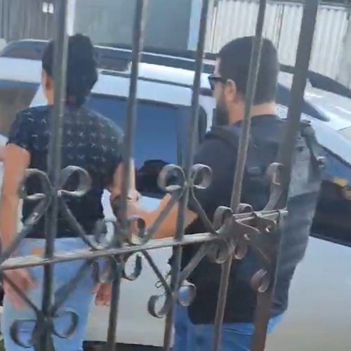 Capturada em Maceió: Mulher é presa por homicídio após desferir 20 facadas em cuidadora da mãe