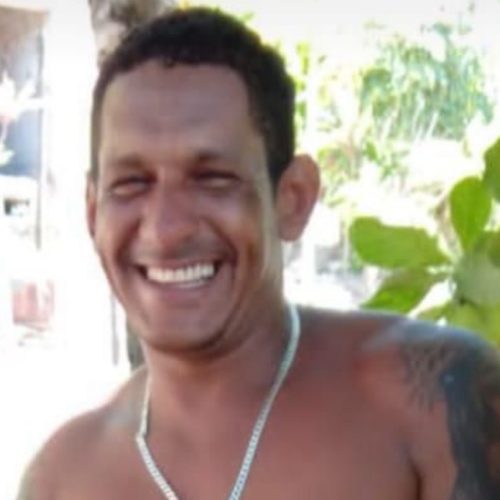 ‘RIQUINHO’ CAI EM CONFRONTO COM A PM: FORAGIDO DE ALTA PERICULOSIDADE MORR3&nbsp; EM OPERAÇÃO NO INTERIOR DE ALAGOAS