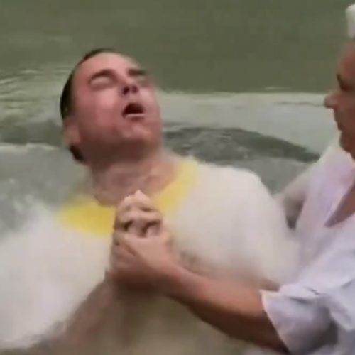 FLÁVIO BOLSONARO RENOVA FÉ NO RIO JORDÃO E DECLARA: “O BRASIL É DO SENHOR JESUS”